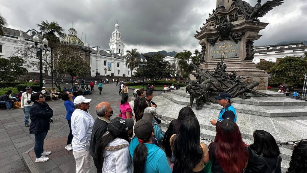 Vive mayo en recorridos turísticos y culturales