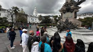 Vive mayo en recorridos turísticos y culturales